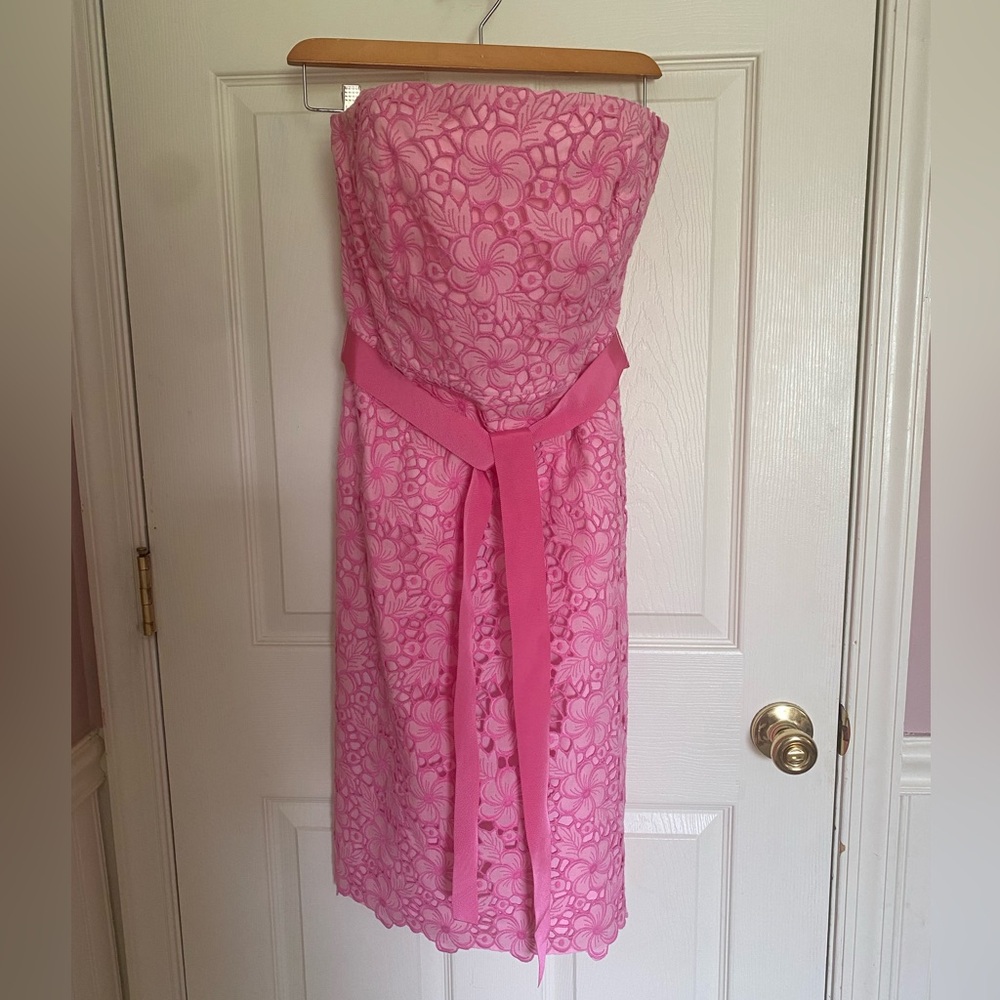Lilly Pulitzer Pink Sienna Kentucky Strapless eyelet dress. Size 8